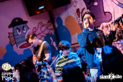 ภาพบรรยากาศคอนเสิร์ต Atom ที่ร้าน Happy Fish Asiatique — photo 145