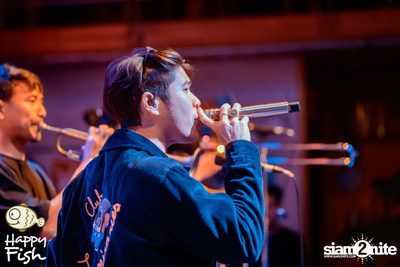 ภาพบรรยากาศคอนเสิร์ต Atom ที่ร้าน Happy Fish Asiatique — photo 151