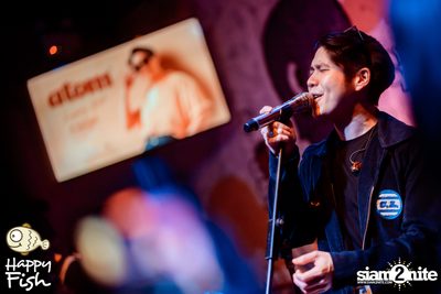 ภาพบรรยากาศคอนเสิร์ต Atom ที่ร้าน Happy Fish Asiatique — photo 160