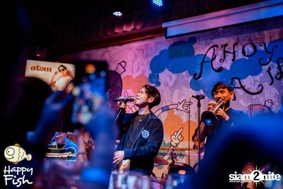 ภาพบรรยากาศคอนเสิร์ต Atom ที่ร้าน Happy Fish Asiatique — photo 161