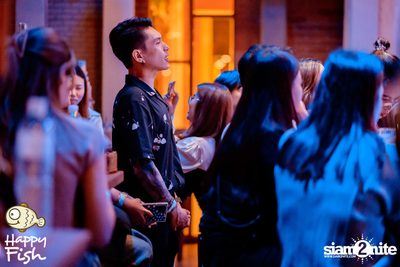 ภาพบรรยากาศคอนเสิร์ต Atom ที่ร้าน Happy Fish Asiatique — photo 173