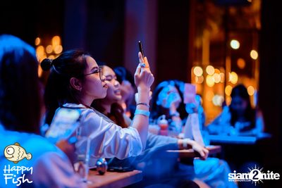 ภาพบรรยากาศคอนเสิร์ต Atom ที่ร้าน Happy Fish Asiatique — photo 181