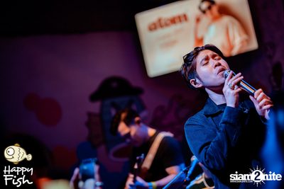 ภาพบรรยากาศคอนเสิร์ต Atom ที่ร้าน Happy Fish Asiatique — photo 188