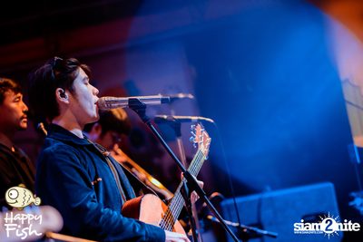 ภาพบรรยากาศคอนเสิร์ต Atom ที่ร้าน Happy Fish Asiatique — photo 205
