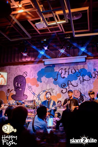 ภาพบรรยากาศคอนเสิร์ต Atom ที่ร้าน Happy Fish Asiatique — photo 208