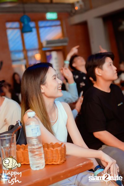 ภาพบรรยากาศคอนเสิร์ต Atom ที่ร้าน Happy Fish Asiatique — photo 253