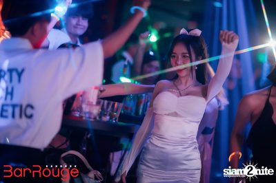NEON Party with the Bangkok Invaders at Bar Rouge Bangkok — photo 93