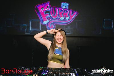 Ladies Night at Bar Rouge Bangkok — photo 5