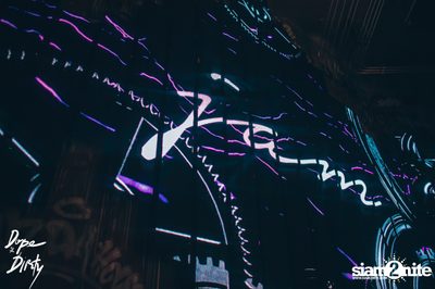 Jam ft. Chin Chinawut / Ploychompoo at Dope & Dirty — photo 1