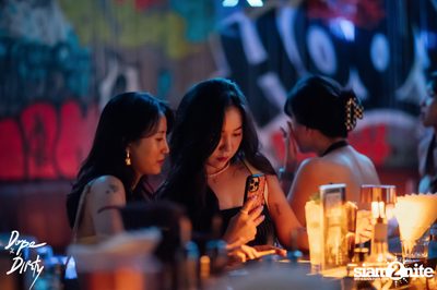 Jam ft. Chin Chinawut / Ploychompoo at Dope & Dirty — photo 4