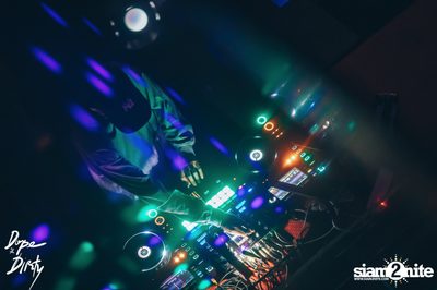 Jam ft. Chin Chinawut / Ploychompoo at Dope & Dirty — photo 10