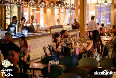 ภาพบรรยากาศคอนเสิร์ต Violette Wautier ที่ Happy Fish Asiatique — photo 22