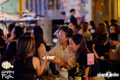 ภาพบรรยากาศคอนเสิร์ต Violette Wautier ที่ Happy Fish Asiatique — photo 24