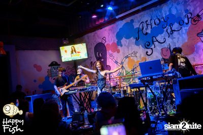 ภาพบรรยากาศคอนเสิร์ต Violette Wautier ที่ Happy Fish Asiatique — photo 38