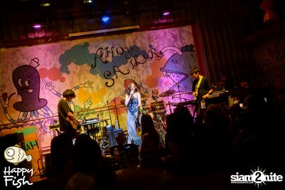 ภาพบรรยากาศคอนเสิร์ต Violette Wautier ที่ Happy Fish Asiatique — photo 42