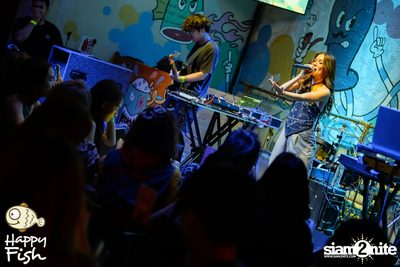 ภาพบรรยากาศคอนเสิร์ต Violette Wautier ที่ Happy Fish Asiatique — photo 71