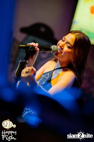 ภาพบรรยากาศคอนเสิร์ต Violette Wautier ที่ Happy Fish Asiatique — photo 81