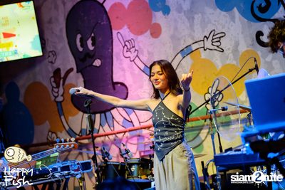 ภาพบรรยากาศคอนเสิร์ต Violette Wautier ที่ Happy Fish Asiatique — photo 82