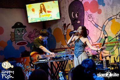ภาพบรรยากาศคอนเสิร์ต Violette Wautier ที่ Happy Fish Asiatique — photo 84