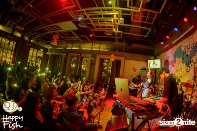 ภาพบรรยากาศคอนเสิร์ต Violette Wautier ที่ Happy Fish Asiatique — photo 87