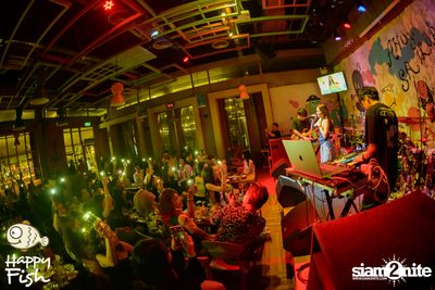 ภาพบรรยากาศคอนเสิร์ต Violette Wautier ที่ Happy Fish Asiatique — photo 89
