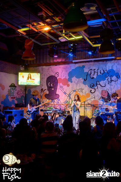 ภาพบรรยากาศคอนเสิร์ต Violette Wautier ที่ Happy Fish Asiatique — photo 93