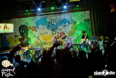 ภาพบรรยากาศคอนเสิร์ต Violette Wautier ที่ Happy Fish Asiatique — photo 101