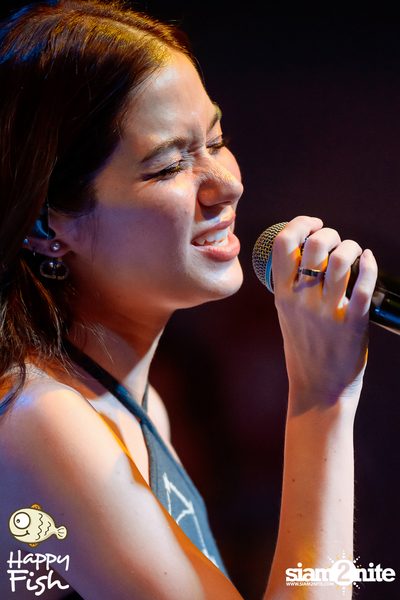 ภาพบรรยากาศคอนเสิร์ต Violette Wautier ที่ Happy Fish Asiatique — photo 114