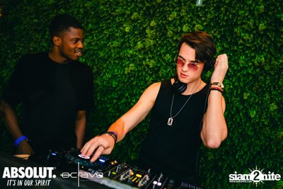 Mad Moon at Octave Rooftop Bar & Lounge — photo 31