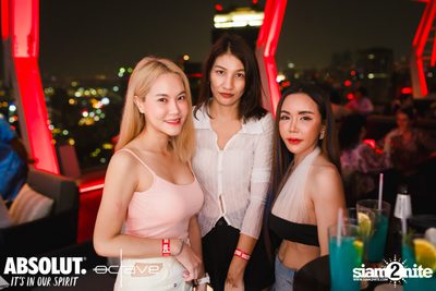 Mad Moon at Octave Rooftop Bar & Lounge — photo 60