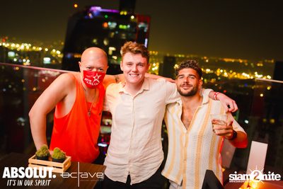 Mad Moon at Octave Rooftop Bar & Lounge — photo 94