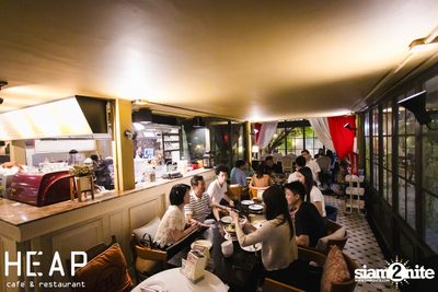 ภาพบรรยากาศครบ 6 ปี พร้อมคอนเสิร์ต Slot Machine ที่ Heap Viphavadee — photo 17