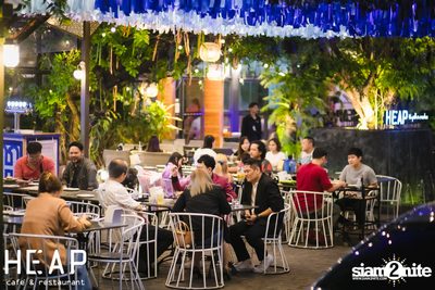 ภาพบรรยากาศครบ 6 ปี พร้อมคอนเสิร์ต Slot Machine ที่ Heap Viphavadee — photo 39