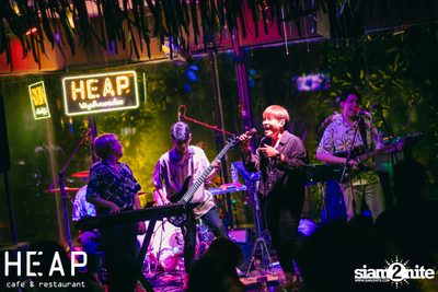 ภาพบรรยากาศครบ 6 ปี พร้อมคอนเสิร์ต Slot Machine ที่ Heap Viphavadee — photo 79