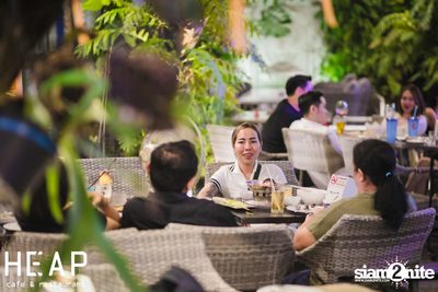 ภาพบรรยากาศครบ 6 ปี พร้อมคอนเสิร์ต Slot Machine ที่ Heap Viphavadee — photo 89