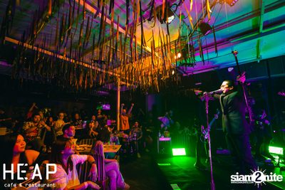 ภาพบรรยากาศครบ 6 ปี พร้อมคอนเสิร์ต Slot Machine ที่ Heap Viphavadee — photo 123