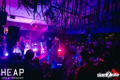 ภาพบรรยากาศครบ 6 ปี พร้อมคอนเสิร์ต Slot Machine ที่ Heap Viphavadee — photo 128