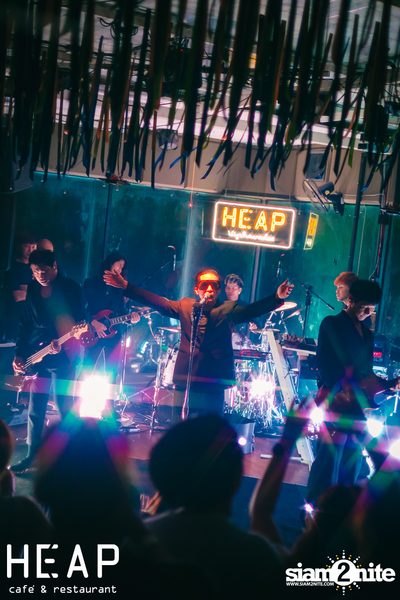 ภาพบรรยากาศครบ 6 ปี พร้อมคอนเสิร์ต Slot Machine ที่ Heap Viphavadee — photo 166