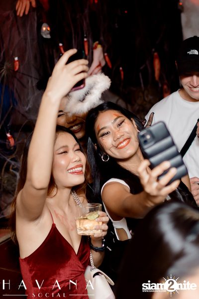 ภาพบรรยากาศงาน Welcome to HELL Halloween Party ที่ Havana Social — photo 42