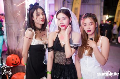 Mad Halloween at Dope & Dirty — photo 38
