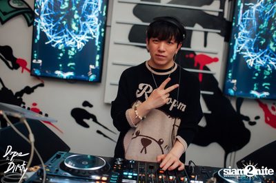 Jam ft. WONDERFRAME CHAMOOK SUCHANAN at Dope & Dirty — photo 34