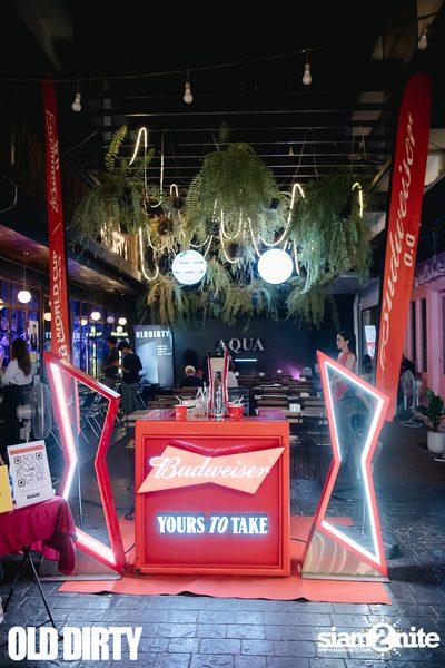 Ice Sarunyu Concert at Old Dirty  — photo 3