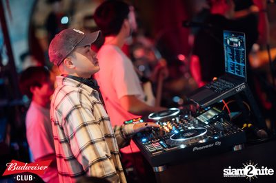 ภาพบรรยากาศงาน Budweiser Club presents Bowkylion concert ที่ Chongjaroen Groove — photo 33