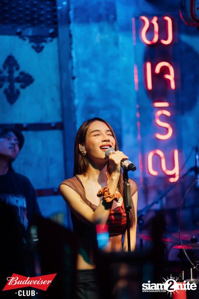 ภาพบรรยากาศงาน Budweiser Club presents Bowkylion concert ที่ Chongjaroen Groove — photo 96