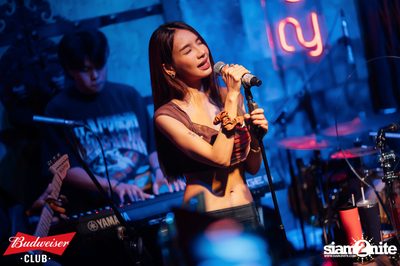 ภาพบรรยากาศงาน Budweiser Club presents Bowkylion concert ที่ Chongjaroen Groove — photo 97