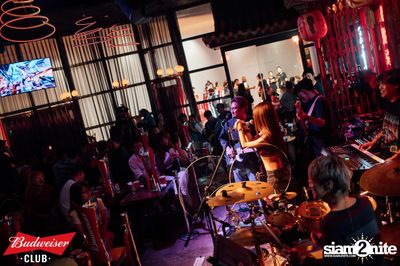 ภาพบรรยากาศงาน Budweiser Club presents Bowkylion concert ที่ Chongjaroen Groove — photo 130