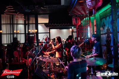 ภาพบรรยากาศงาน Budweiser Club presents Bowkylion concert ที่ Chongjaroen Groove — photo 132