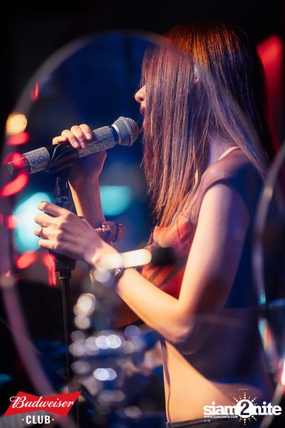 ภาพบรรยากาศงาน Budweiser Club presents Bowkylion concert ที่ Chongjaroen Groove — photo 136
