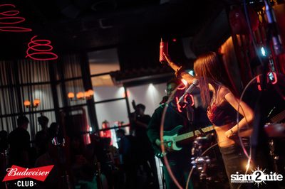 ภาพบรรยากาศงาน Budweiser Club presents Bowkylion concert ที่ Chongjaroen Groove — photo 139