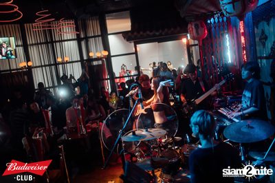 ภาพบรรยากาศงาน Budweiser Club presents Bowkylion concert ที่ Chongjaroen Groove — photo 140